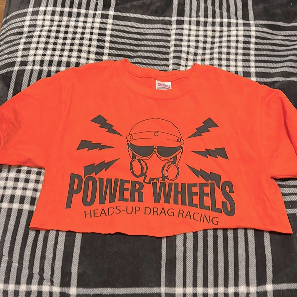 Cropped car shirt